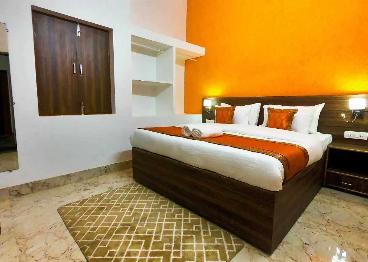 Live Free Hostel Varanasi 0*,